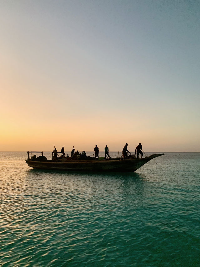 Zanzibar’s Hidden Gem: Sunset, Dolphins & Snorkeling Near Mnemba Island