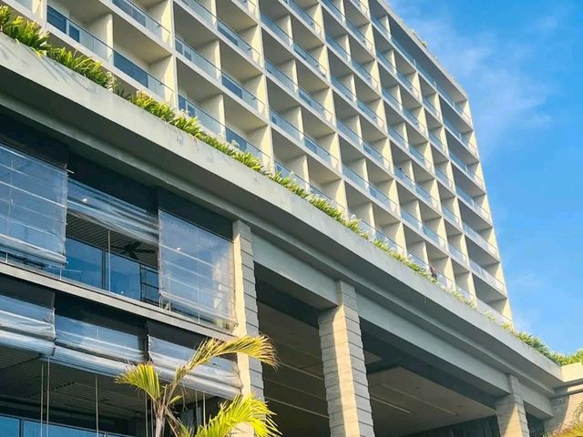 Oceanfront Elegance at Weligama Bay Marriott Resort & Spa