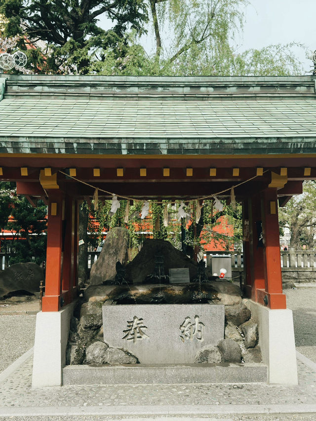 東京｜都營淺草線｜傳統與現代交織的紅色旅程