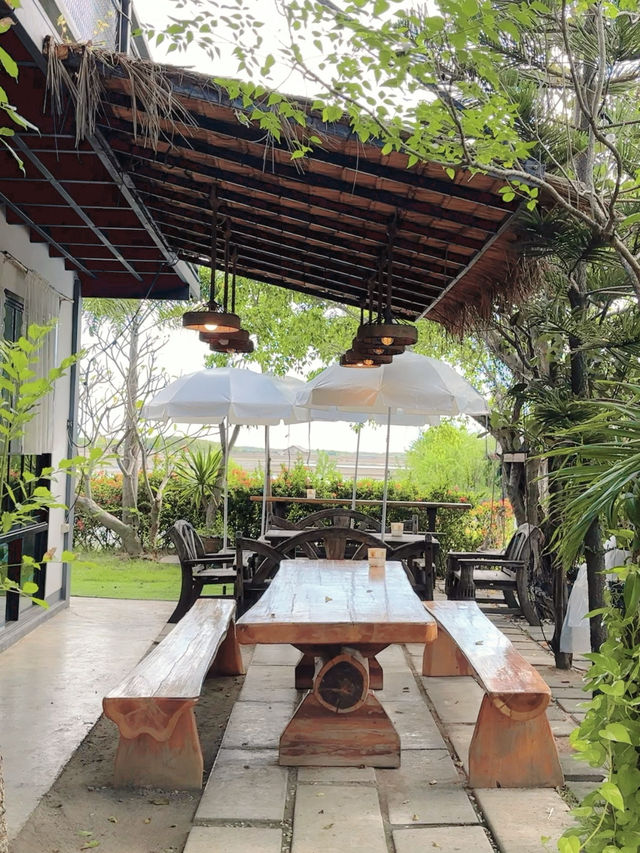คาเฟ่วิวนาเกลือสวยๆ ที่ อ.บางปะกง ฉะเชิงเทรา