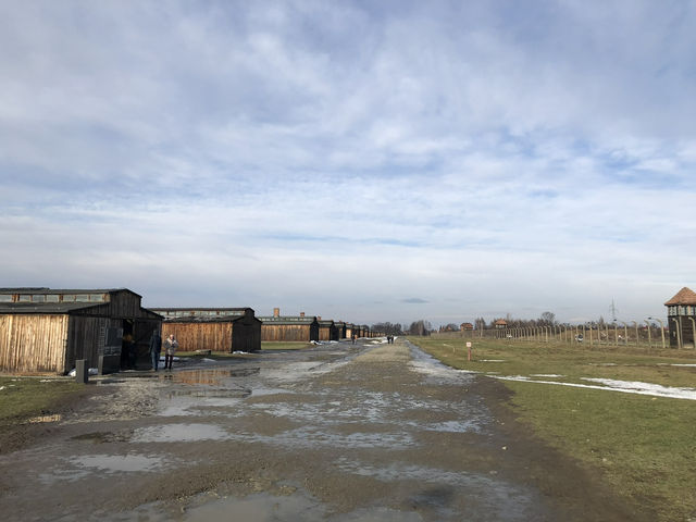 【沉重但必須直視的歷史 🇵🇱 奧斯威辛集中營參訪心得】