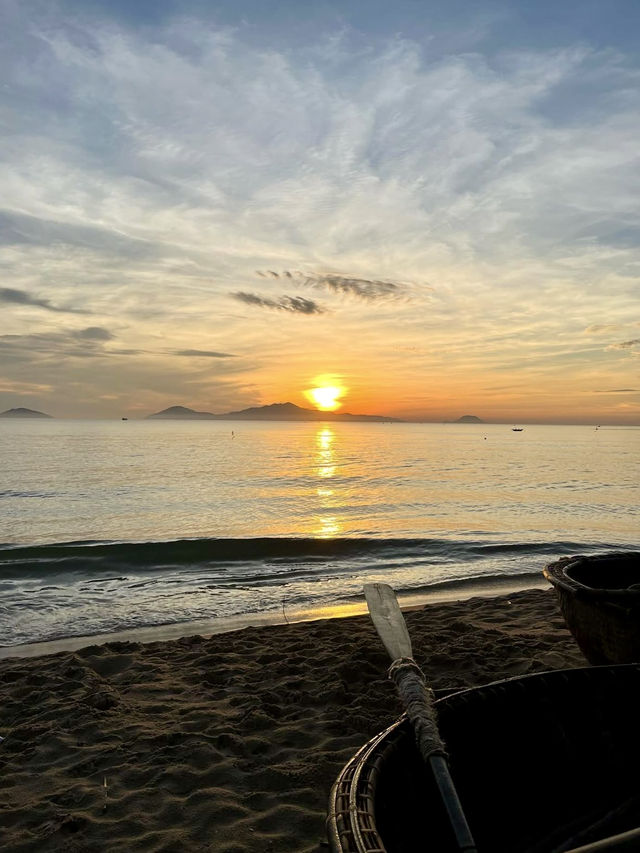A Slow & Dreamy Getaway in Hoi An – Beach Days & Lantern Nights 