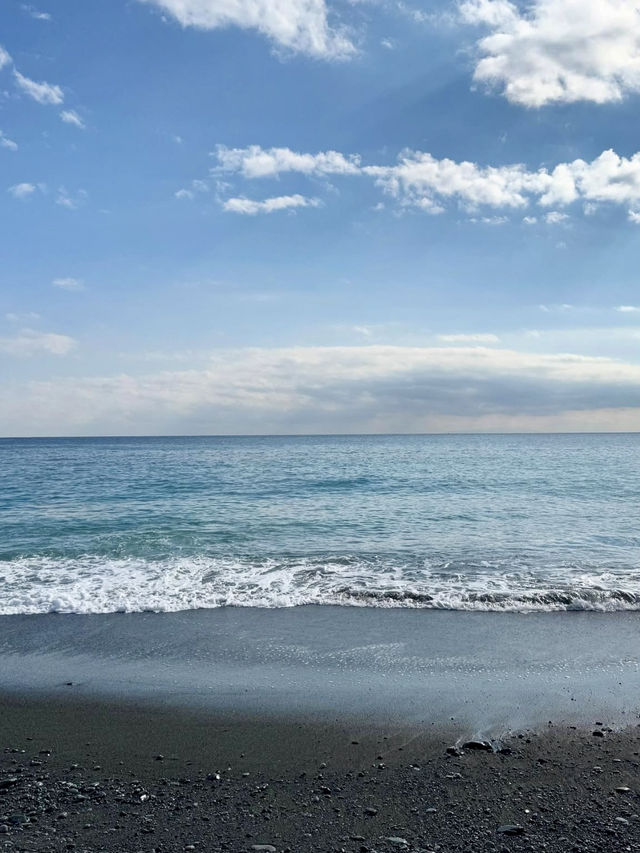 A Gentle Walk Through Odawara – Castles, Coastlines & Sunset Calm