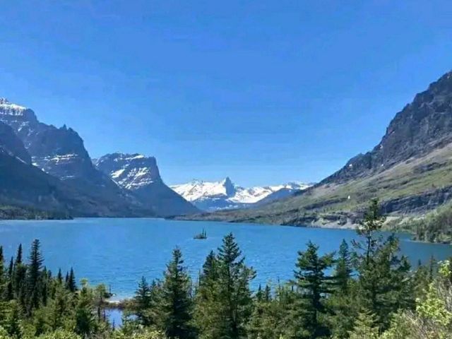 Peaks, Lakes & Paradise: Hiking the Hidden Lake Trail at Glacier