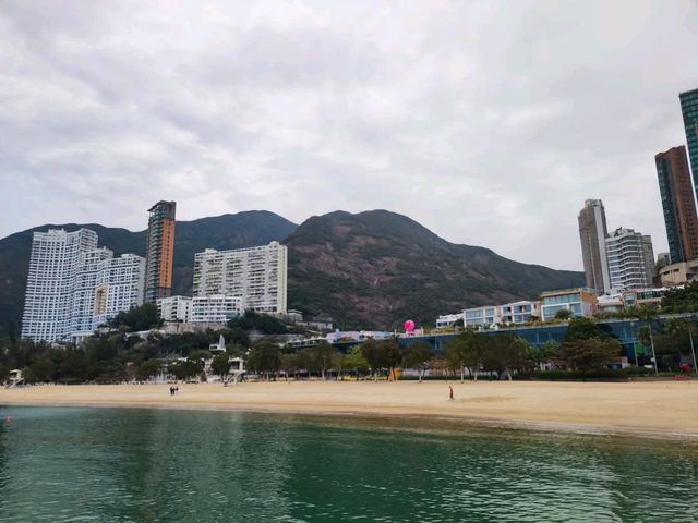 ชายหาดสวย ทางตอนใต้ของเกาะฮ่องกง