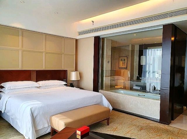 "Sheraton Guangzhou Hotel: Urban Comfort in the Heart of Tianhe"