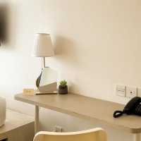 Yello Rooms Hotel ที่พักวิวรถไฟฟ้าสุดปัง