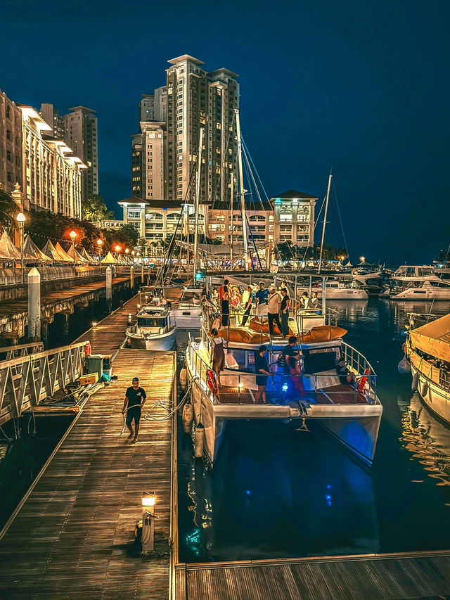 Coastal Chic & Marina Lights: A Night Stroll at Straits Quay