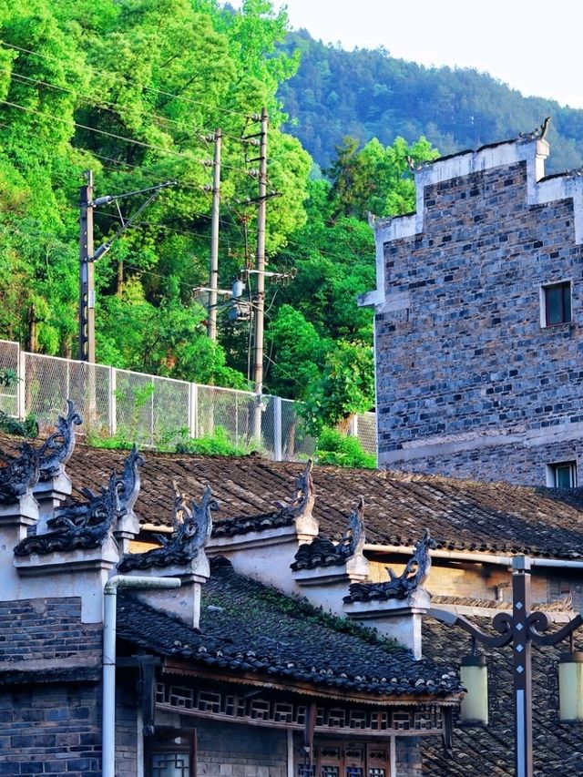 Zhenyuan Ancient Town: The Venice of Guizhou