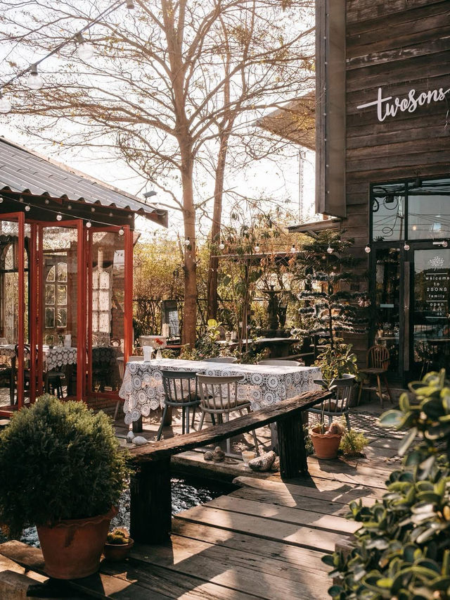  Twosons Cafe