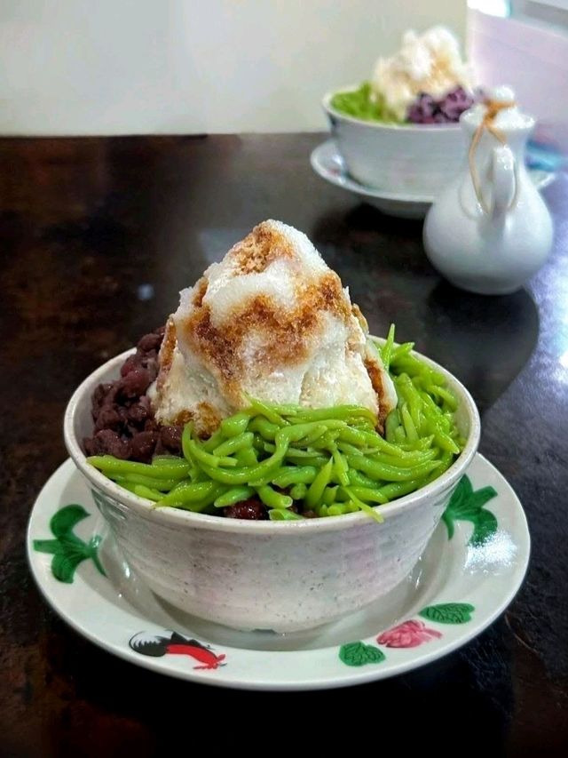 From Kaya & Butter Toast to Nasi Lemak Special : A Culinary Journey at Ipoh’s Lim Ko Pi Kopiam.
