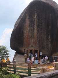 นมัสการรอยพระพุทธบาทเขาคิชฌกูฎ