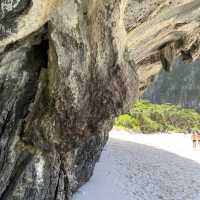 เกาะพีพี (Phi Phi Islands) 🌴🌊 