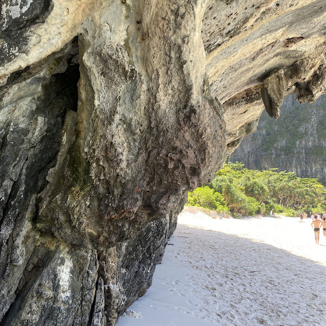 เกาะพีพี (Phi Phi Islands) 🌴🌊 