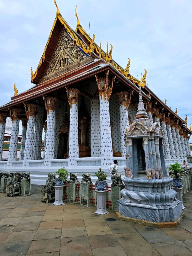 Wat Arun – The Temple of Dawn That Shines All Day