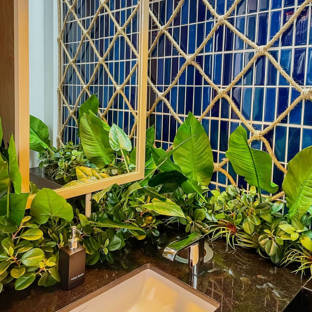 A Coastal Retreat of Serenity and Splendor