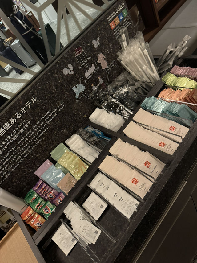 🏨✨ Stay Like a Local at Tokyo — Convenience, Comfort & City Views All in One! 🗼🛍️