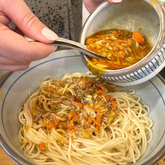 驚豔味蕾的蟹黃面 💕 蟹味鼎 ! 全都是用蟹膏蟹肉製成 口感一流