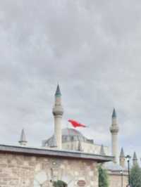 13世紀の偉大な詩人・神秘主義者メヴラーナの霊廟がある場所、トルコ・コンヤのメヴラーナ博物館。」