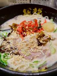 ราเมงซุปกระดูกหมู Hakata Furyu รอบเดียวไม่พอ