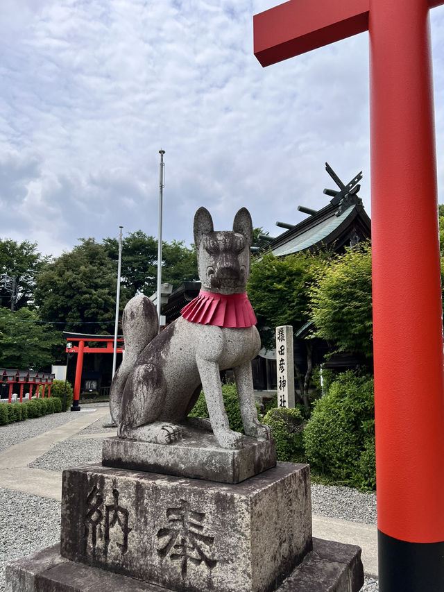 📍三光稲荷神社｜戀愛運與美照兼得的紅色奇蹟⛩️❤️
