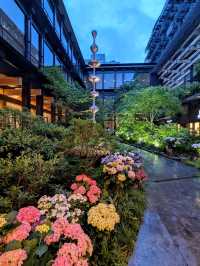 京都 | 新風館，在鬧區中邊逛街邊賞花