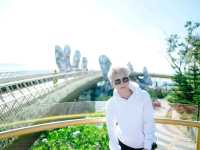 สะพานมือ (Golden Bridge) ที่บานาฮิลส์ 