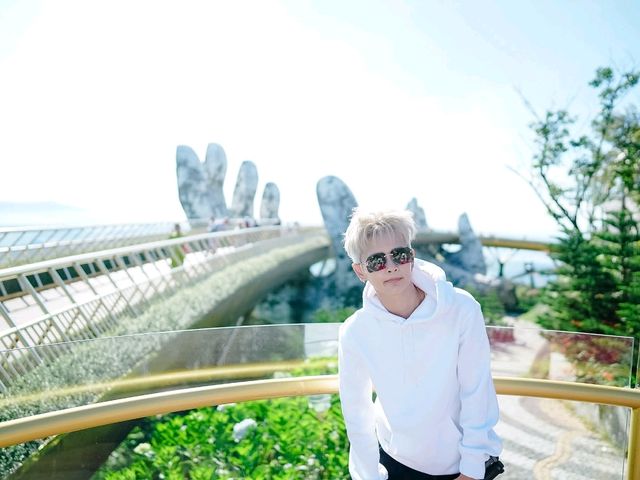 สะพานมือ (Golden Bridge) ที่บานาฮิลส์ 