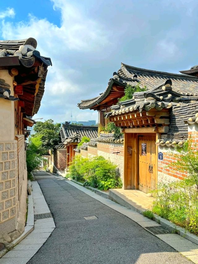 A Stroll Through Bukchon Hanok Village