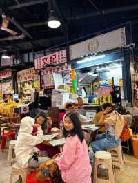Wah Heung Yeun ร้านข้าวหมูทอดคุณลุง