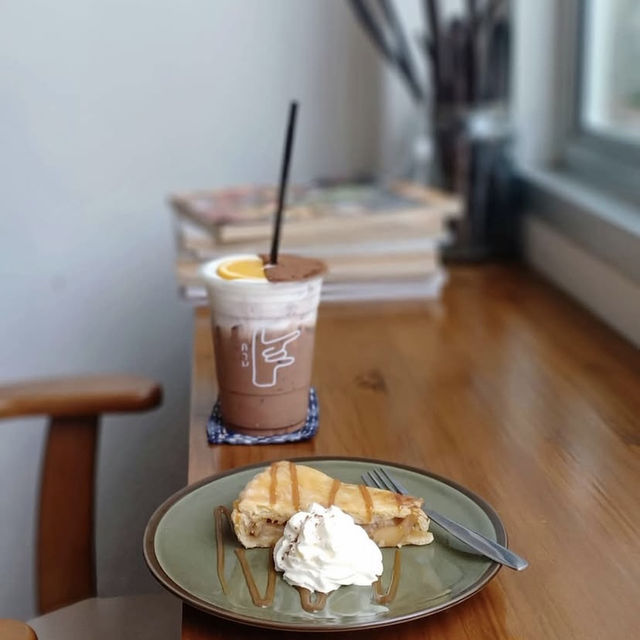 Khan Craft Cafe คาเฟ่เล็ก ๆ ที่ไม่ได้แค่เสิร์ฟกาแฟ