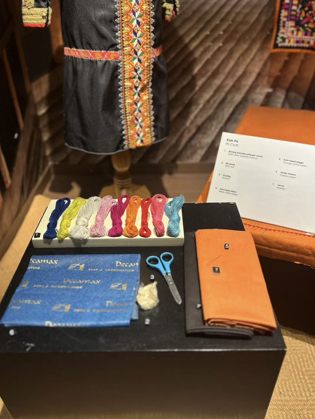A Living Tapestry of Malaysian Fabric – My Visit to the National Textile Museum, Kuala Lumpur