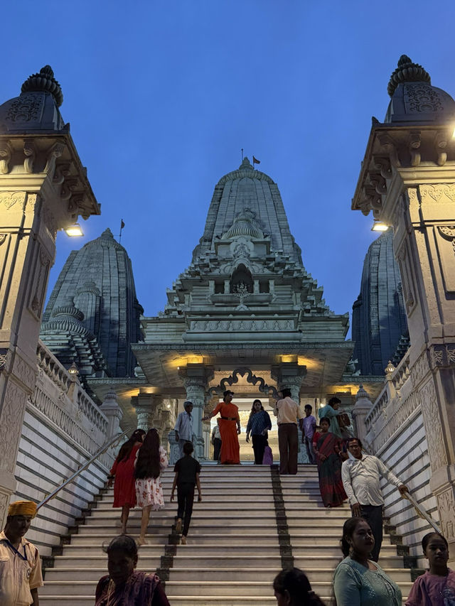 【インド・コルカタ Birla Mandir】白亜の壮麗さに心奪われるヒンドゥー教寺院