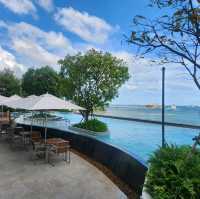 พักผ่อน ดูวิวทะเลที่ S. Sriracha Hotel & Residence