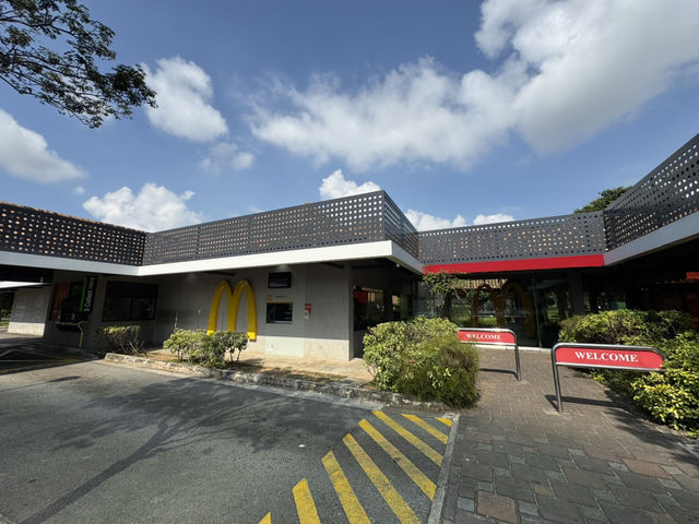 🍳 McDonald’s at West Coast Park – Easy Breakfast After a Morning Walk