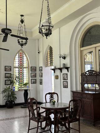 A Must-Stay for Colonial Architecture Lovers! A Century-Old Historic House in Surabaya Transformed into a Five-Star Hotel