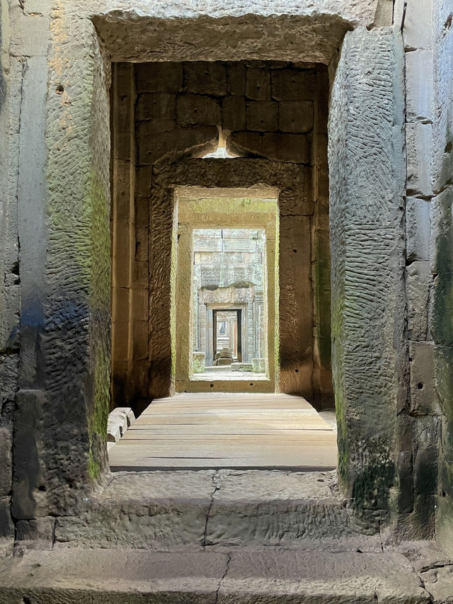 A journey into Cambodia’s ancient history and culture👫😎👍😍