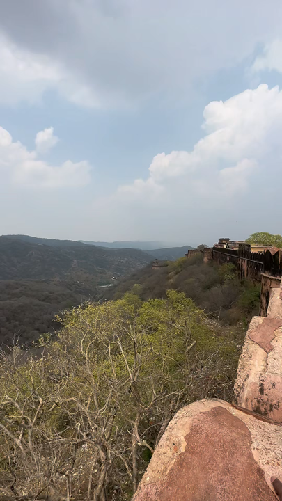 🛡️ Jaigarh Fort, Jaipur – The Stronghold of Rajasthan