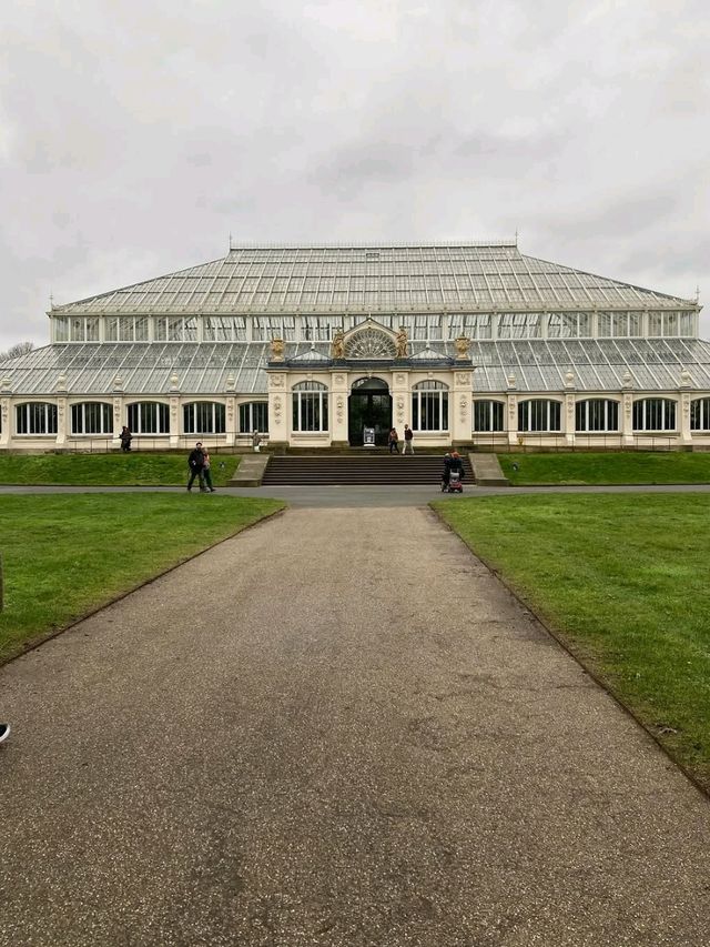 Exploring Nature’s Wonders at Kew Gardens Exploring Nature’s Wonders at Kew Gardens