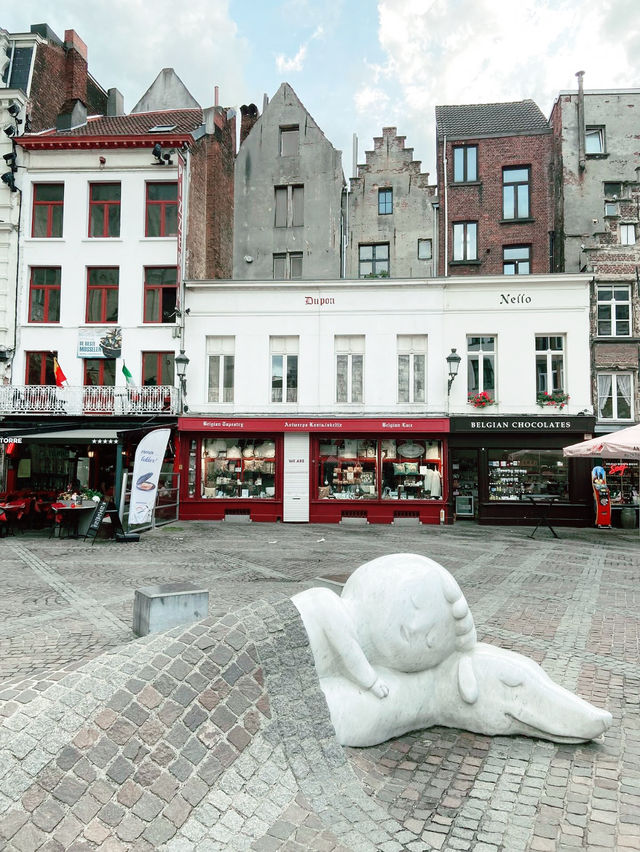 Diamonds & Daydreams: Antwerp Uncovered