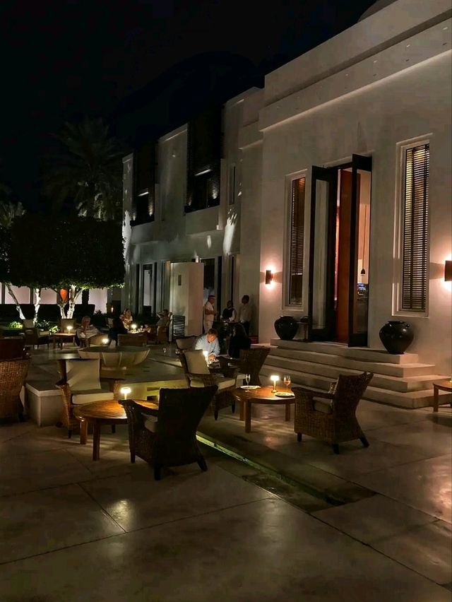 🌴 Muscat Escape: Luxury Stay & Qurum Delights ✨