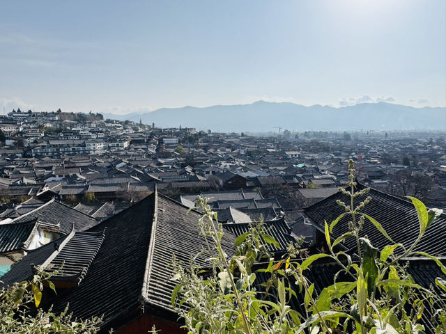 《青石板上的歲月低語——麗江古城記》