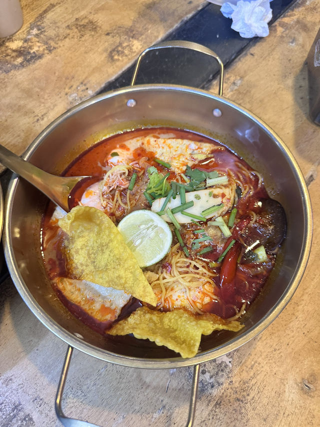 หม่า ล่า ทั่ง อายัมบัง