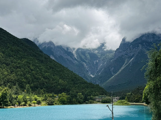 《藍月谷｜一場在人間仙境裡放慢呼吸的旅行》