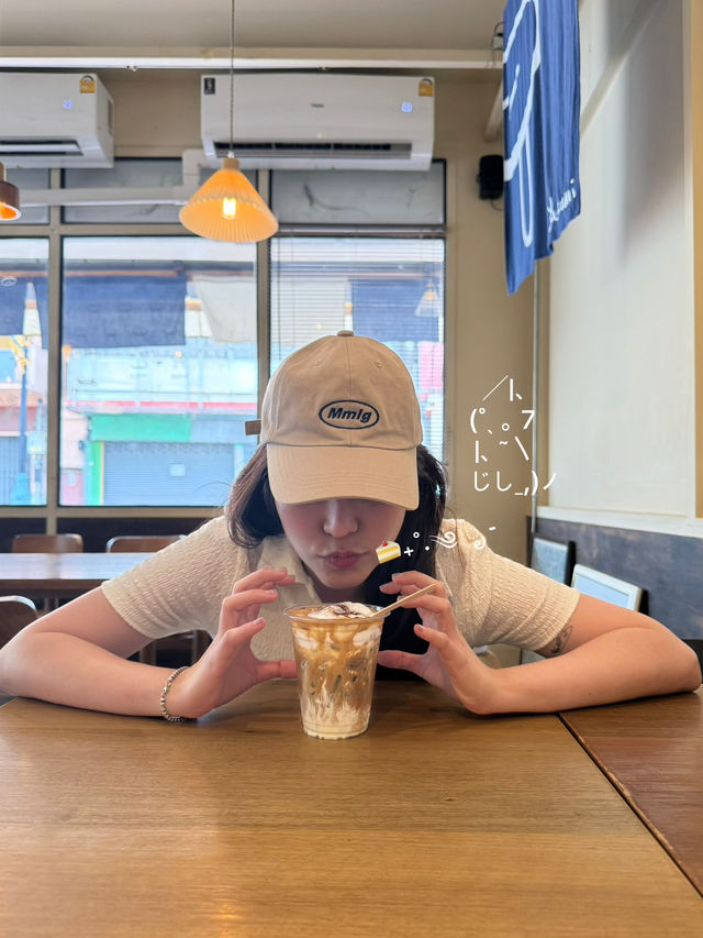 Yasumi ร้านแฟที่ครีมลาเต้อร่อยมาก!