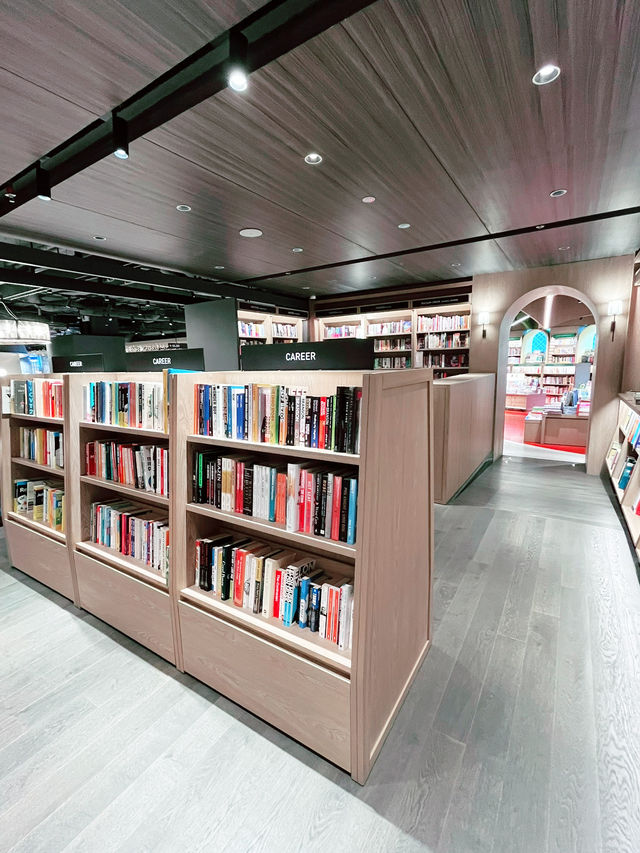 Eslite Spectrum: Mesmerising Blend of Culture, Light, and Literature 