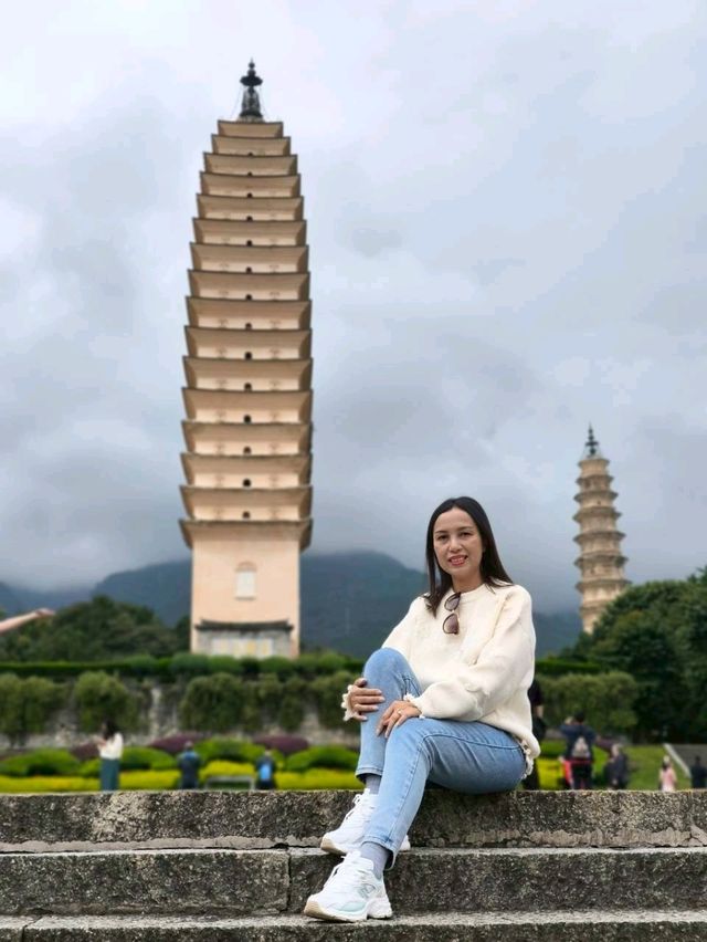 เจดีย์สามองค์ วัดฉงเซิ่ง เมืองต้าหลี่