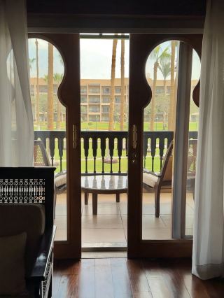 🌿開羅萬豪梅納豪斯酒店，一個面向金字塔的休閒場所🏛️