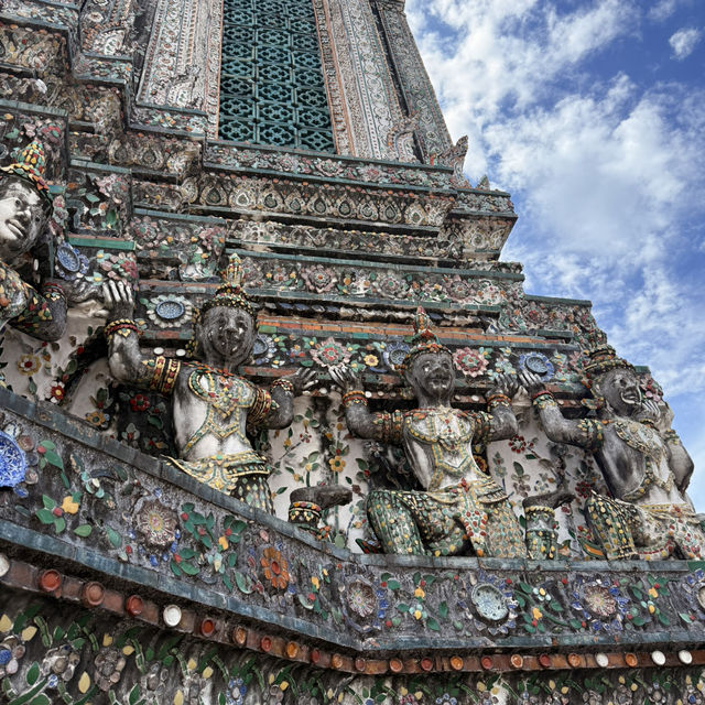 📍泰國曼谷|鄭王廟☀️ 陽光替寺上了一層金 📍泰國曼谷|鄭王廟☀️ 陽光替寺上了一層金