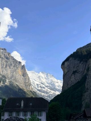 ユングフラウヨッホ — 氷と岩、そして信じられないほどの高地が織りなす世界へ。